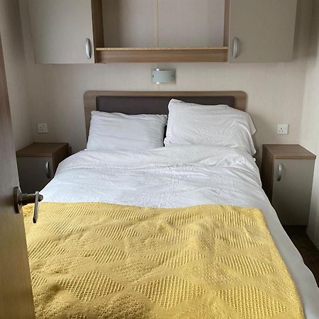 3 Bedroom 2 Bathroom Prestige Caravan Presthaven Sands Talacre Eksteriør billede