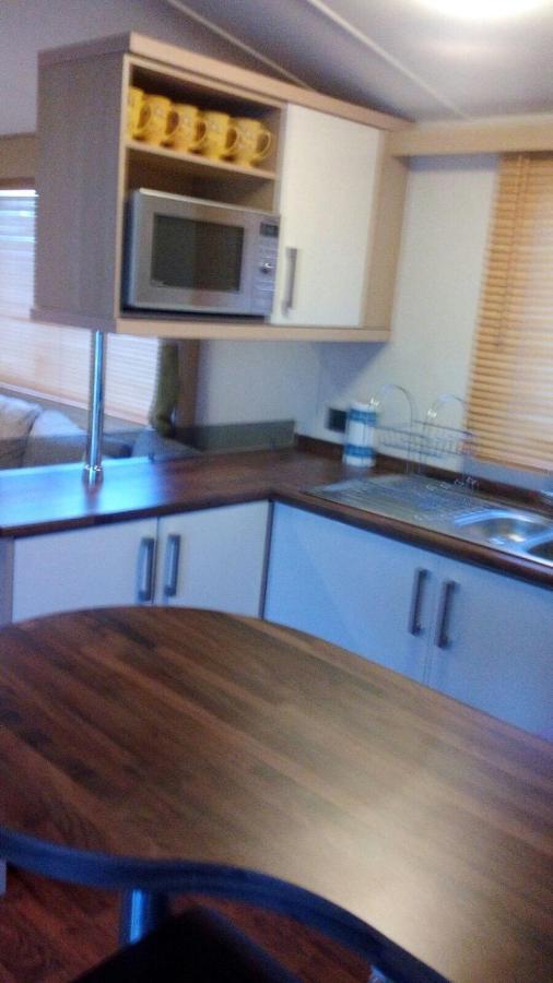 3 Bedroom 2 Bathroom Prestige Caravan Presthaven Sands Talacre Eksteriør billede