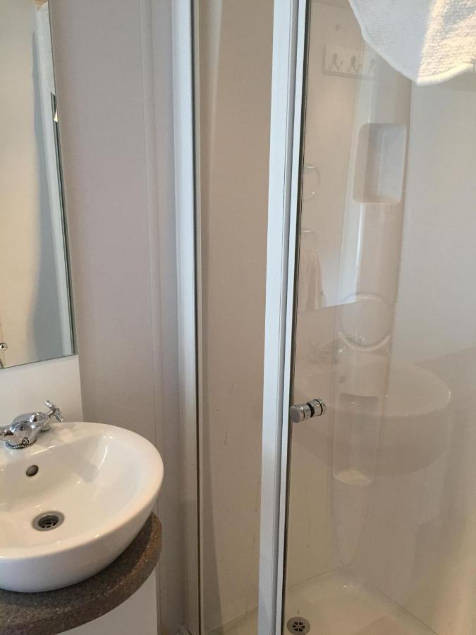 3 Bedroom 2 Bathroom Prestige Caravan Presthaven Sands Talacre Eksteriør billede